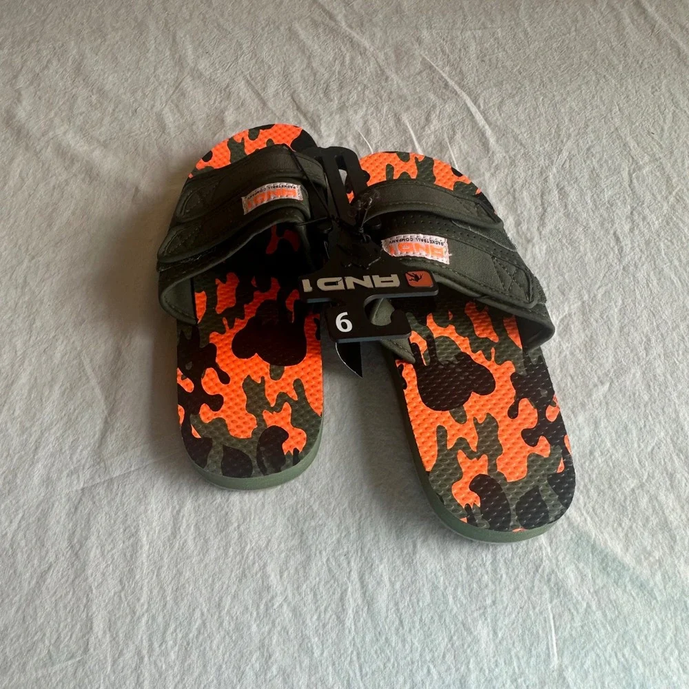 AND1 Men Military Camouflage Flip Flops Shoes Size 9 Adjustable Strap Summer NWT